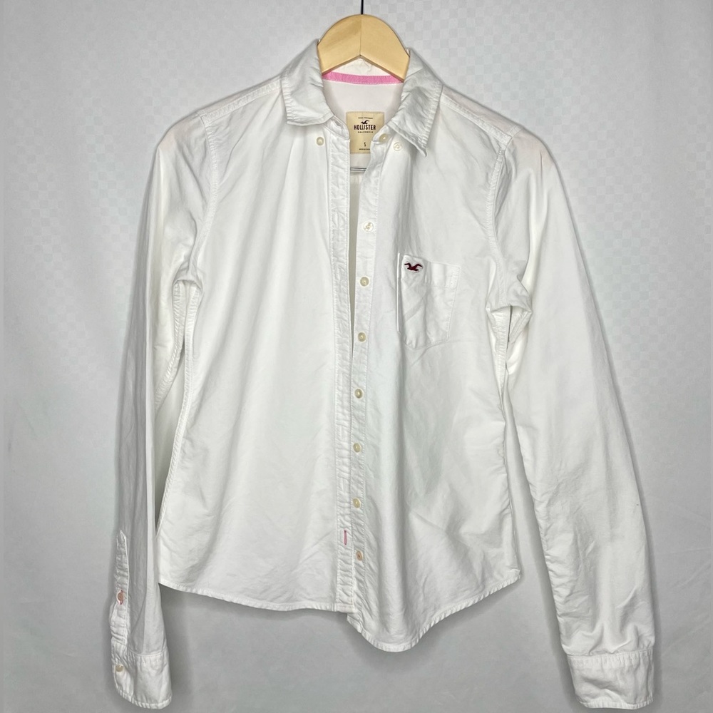 Hollister Women’s Long-Sleeve Button Down